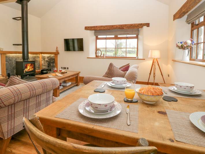 Casa rural para 4 personas con jardín in Distrito de los Lagos