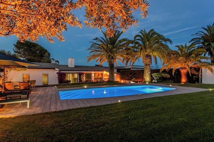 Villa pour 8 personnes, avec Terrasse ainsi que Jardin et Piscine à Villeneuve-Loubet