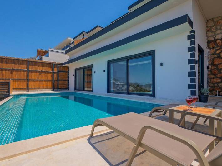 Vakantiehuis voor 2 personen, met tuin en zwembad in Kalkan