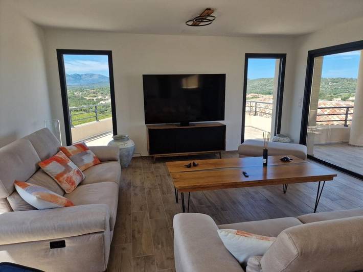 Cottage pour 8 personnes, avec vue ainsi que piscine et jardin dans Saint-Marcel-en-Murat