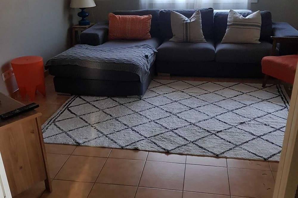Sunny family home with private pool in Roquebrun, Region de Béziers