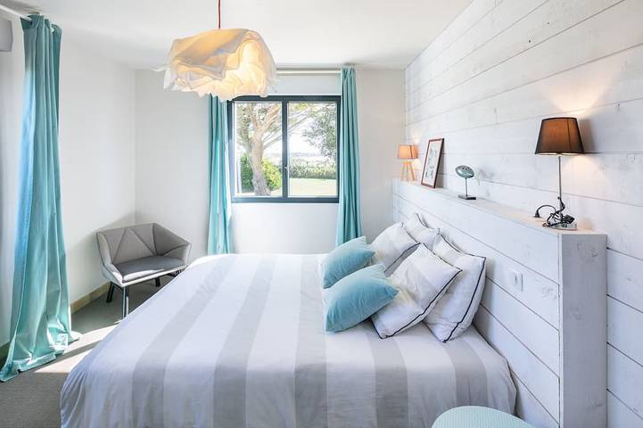 Magnifique Villa Vue Mer Bretagne 250 m² Piscine Intérieure Plage à Pied 5 Ch in Le Pouldu, Clohars-Carnoët