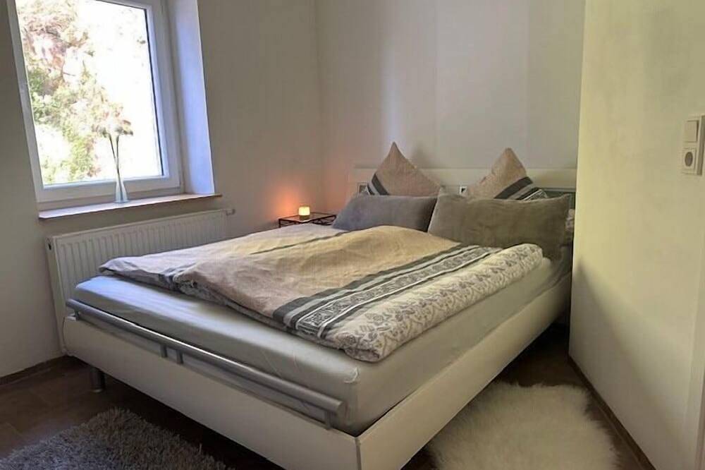 Ganze Wohnung, Neu! Kleines Glück Illingen in Illingen, Saarland