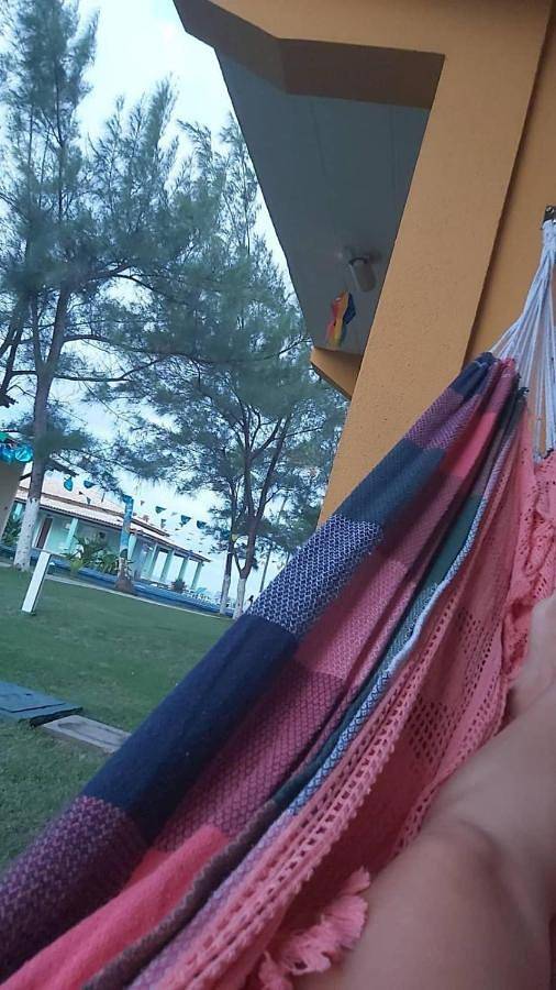 Casas e apartamentos de temporada para 5 pessoas, com terraço e piscina e ainda jardim and sauna em Arembepe
