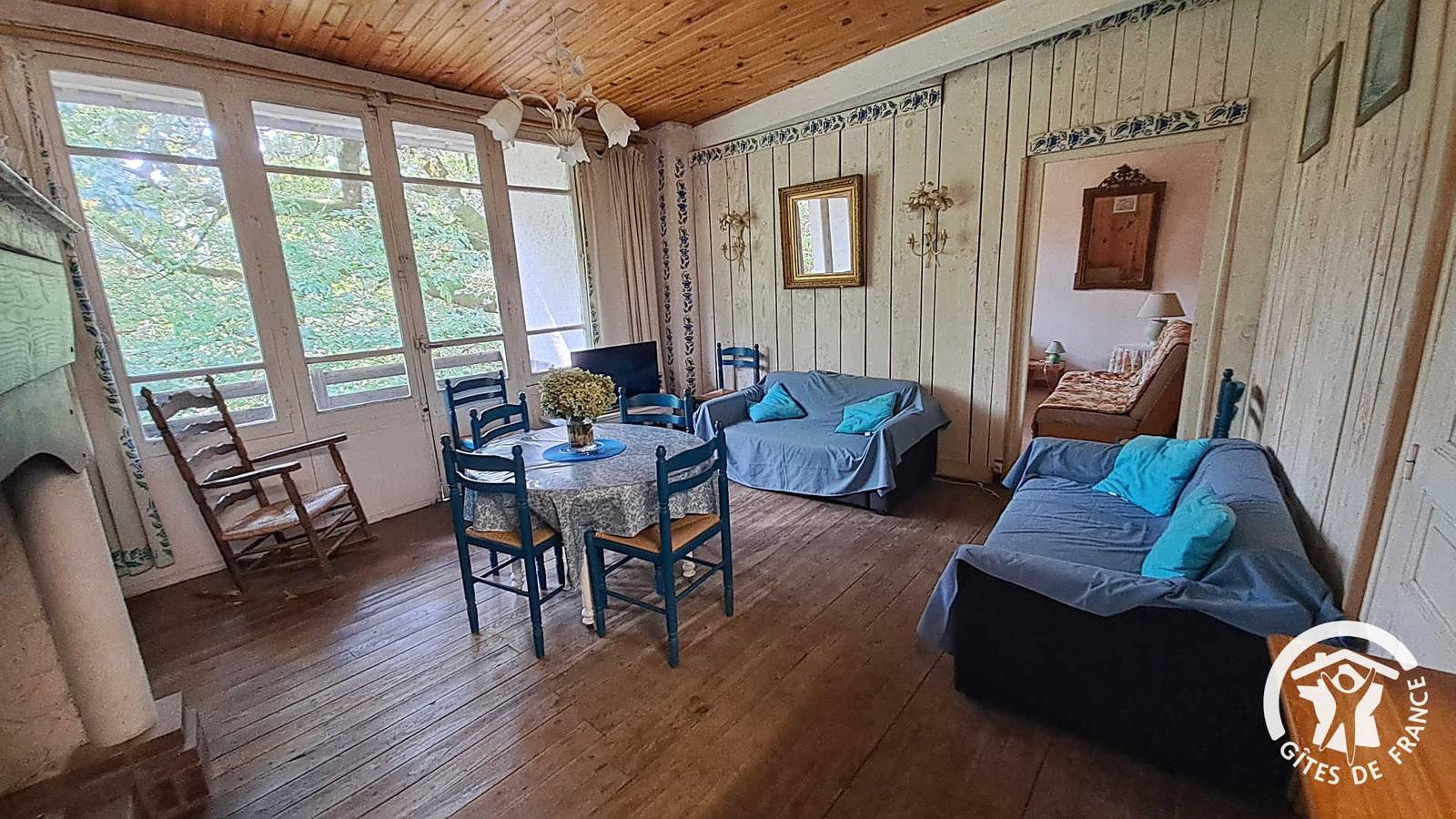 Gîte voor 5 personen met zwembad in Saint-Amans-Valtoret, Castres en omgeving