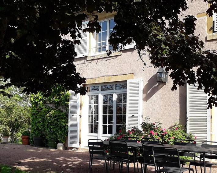 Maison d’hôte pour 2 personnes, avec terrasse ainsi que jardin et vue à Charolles