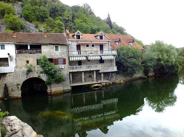 Maison d’hôte pour 5 personnes, avec terrasse et vue, animaux acceptés