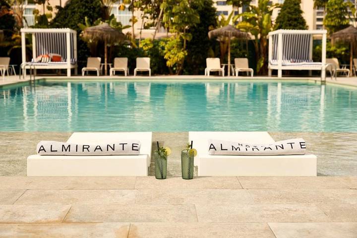 Hotel para 10 personas, con jardín y piscina, Se admiten mascotas - 1