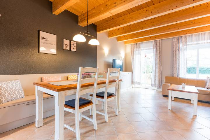Ferienhaus für 4 Personen, mit Terrasse und Garten