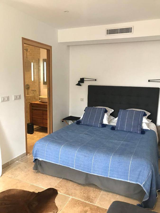 Appartement entier, Apartment with Pool View in Cassis, Région de Marseille