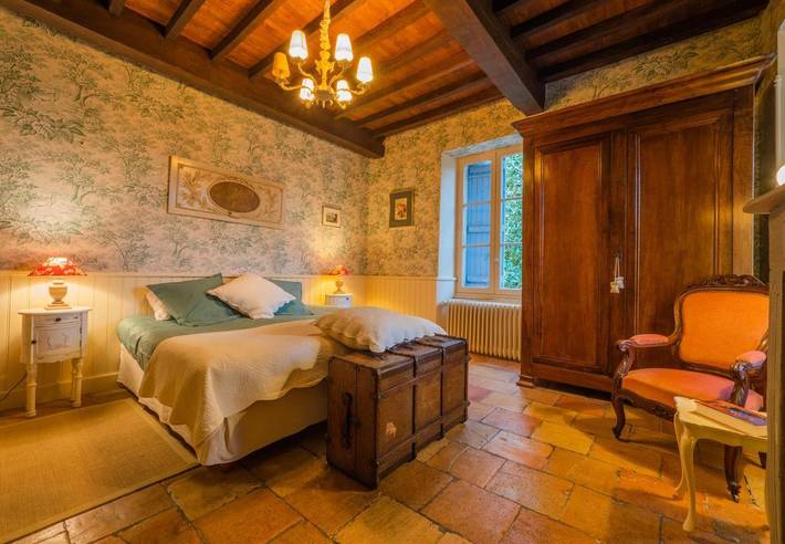 Location de vacances pour 2 personnes, avec vue ainsi que jardin et piscine, animaux acceptés à Saint-Eutrope-de-Born - 3