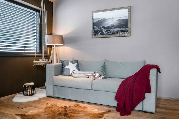 Chalet für 3 Personen, mit Garten und Pool sowie Balkon