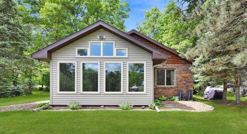 Book early for summer! Cozy Cabin in Breezy Point, Crow Wing County