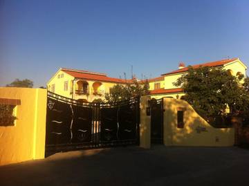 Ferienwohnung für 5 Personen, mit Balkon und Garten in Nova Vas