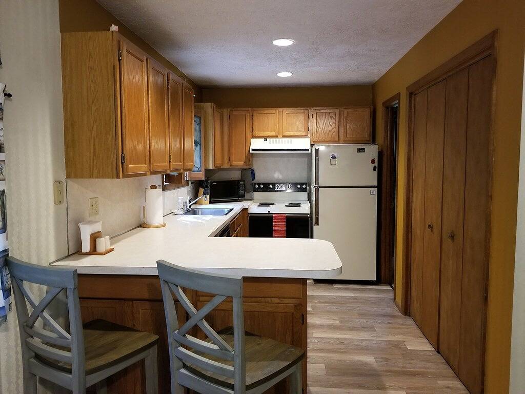 Gemütliche Ferienhütte mit Innen- und Außenpools, Whirlpools, Tennis, Skifahren und vielem mehr in Saw Creek, Pike County