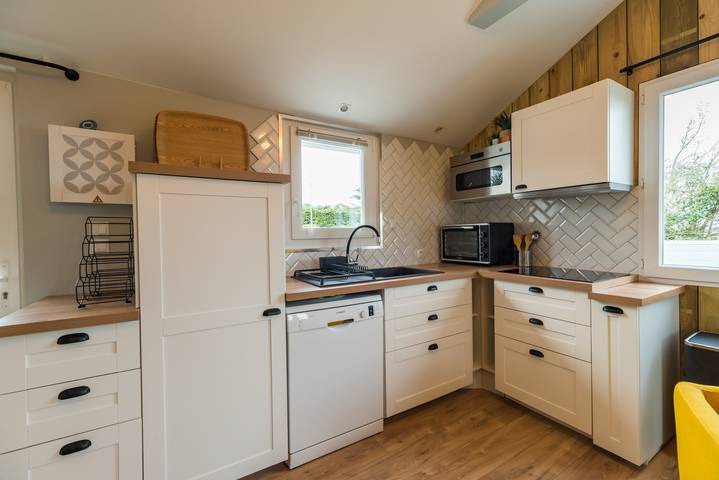 Location de vacances pour 6 personnes, avec terrasse et jardin à Plougrescant - 4