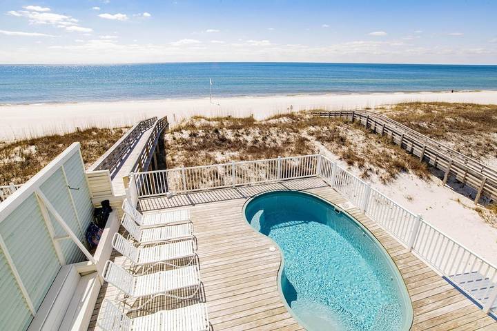 Vacation house for 52 people, with balcony by Orange Beach