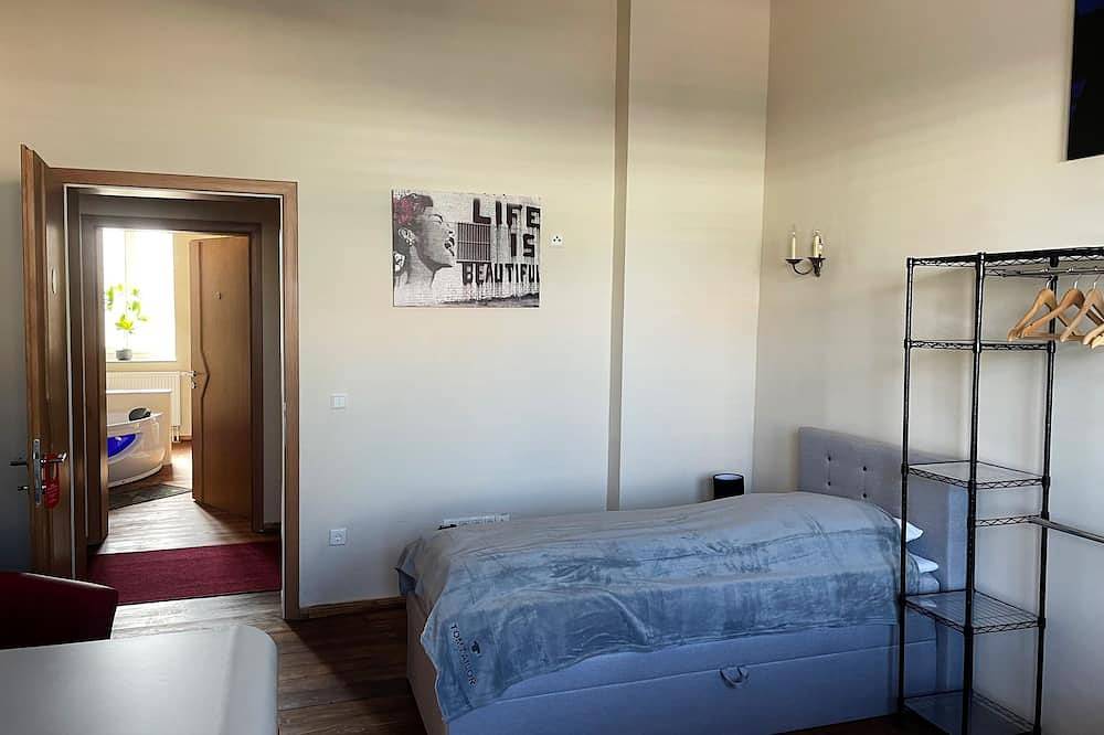 Ganze Wohnung, Dz Appartements - Ferienwohnung mit Whirlpool und freiem Wlan. in Wittenberge, Prignitz