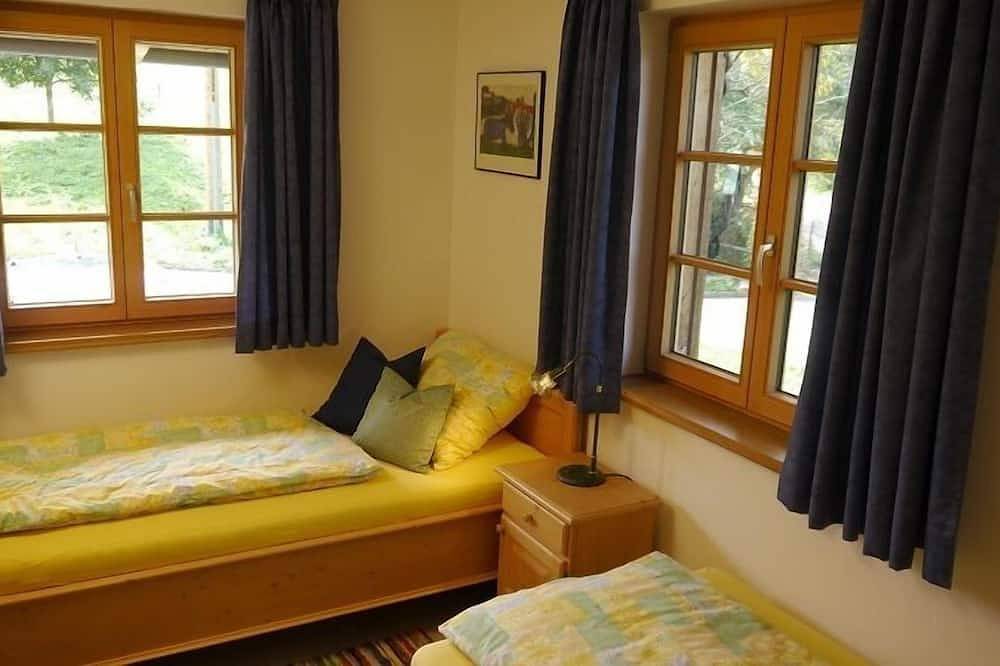 Ganze Wohnung, Fewo Obstgarten für 1-4 Personen (74 qm, Og) in Bernau am Chiemsee, Chiemsee