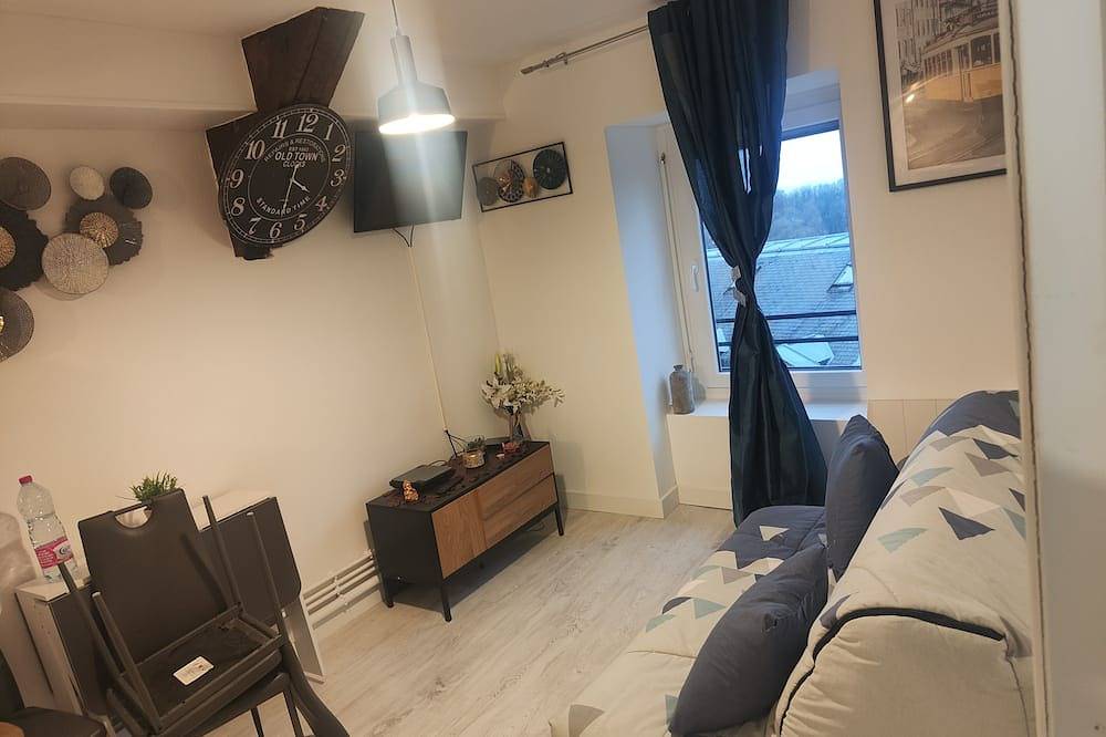 Apartamento entero, Well-lit apartment with a beautiful view Very well located for various visits in Laon, Aisne