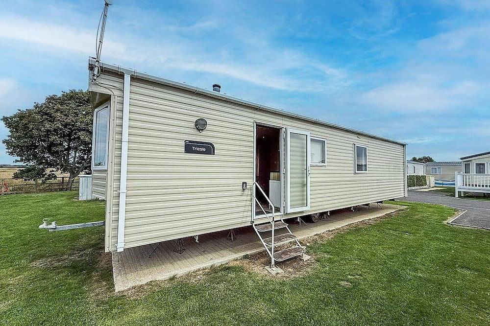Glamping for 6 People in St Osyth, Essex