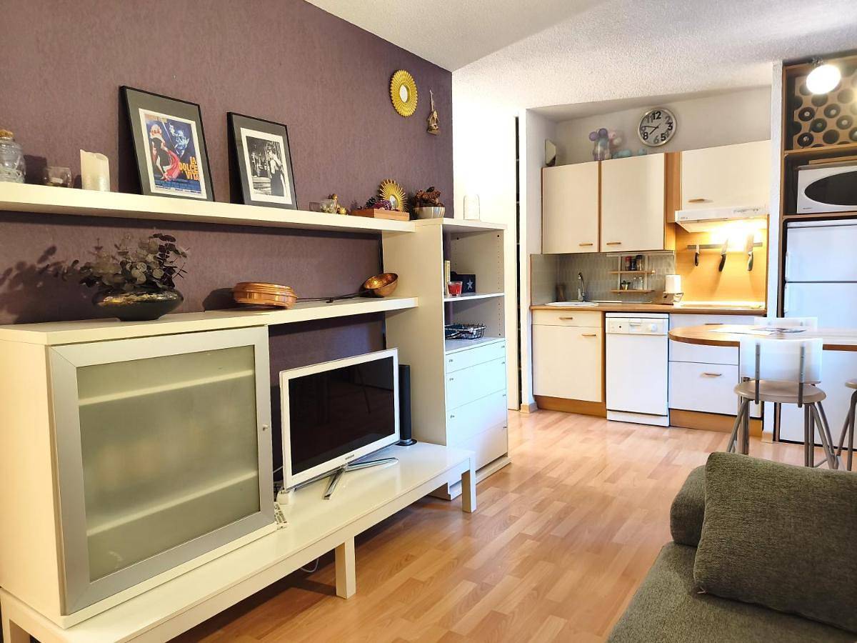 Appartement entier, Estudio con piscina en Enveitg in Enveitg, Parc naturel régional des Pyrénées catalanes