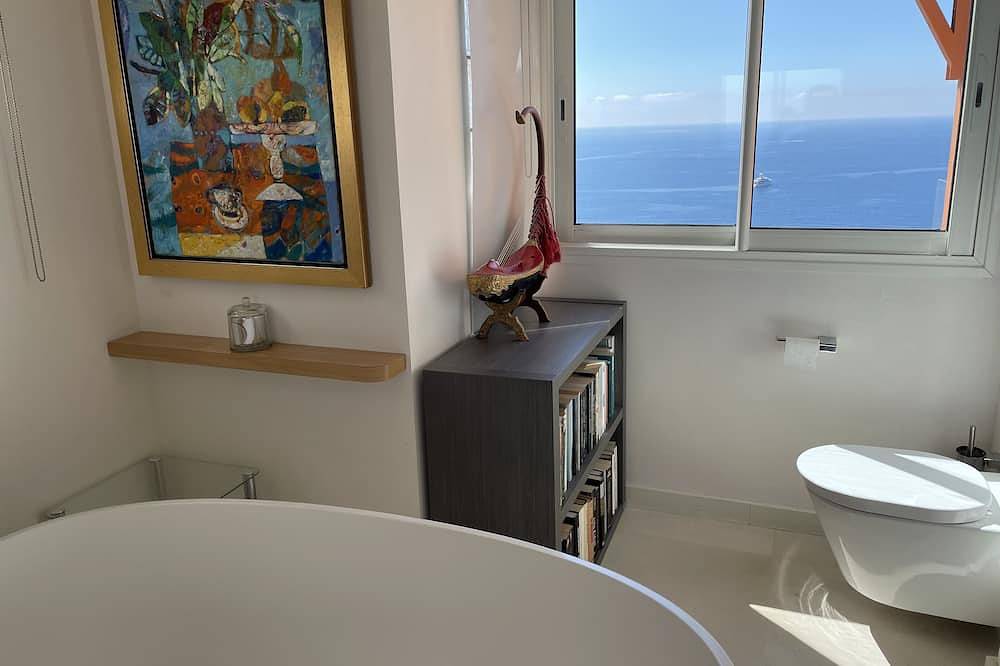 Villa L'Ourmège / Exceptional sea view and 8-minute walk to the beach in Èze, Nice region