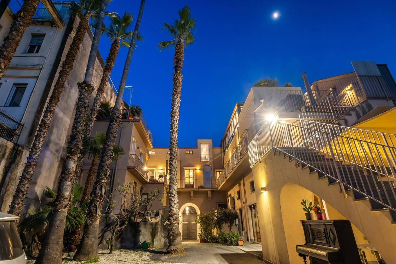 Delightful Home with heated saltwater pool and parking near Taormina, Catania, the Sea and Mount Etna in Giarre, Catania e dintorni