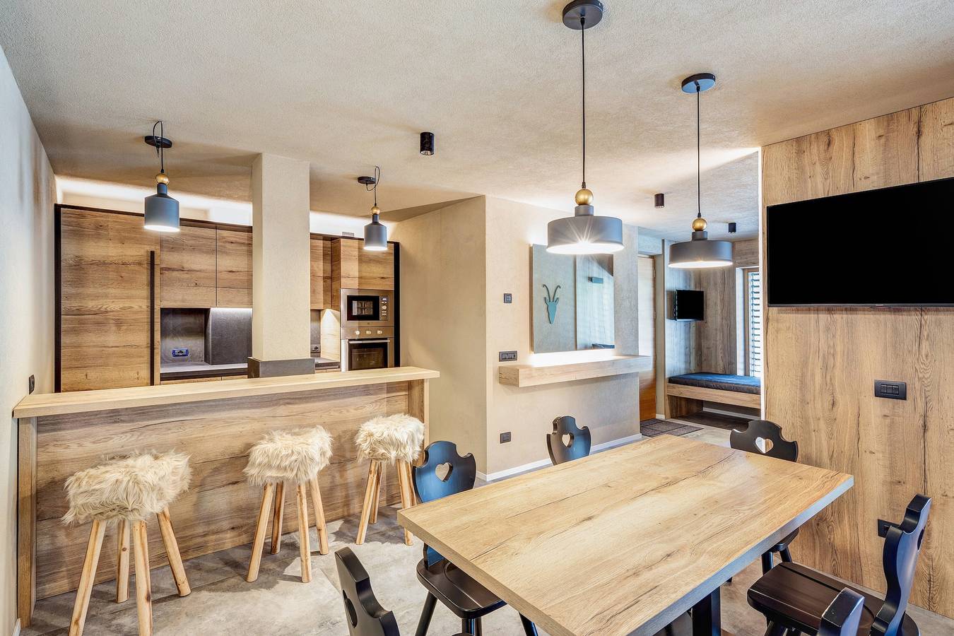 Entire apartment, Holiday Apartment 'Nido' with Mountain View, Terrace & Wi-Fi in Livigno (Town), Livigno