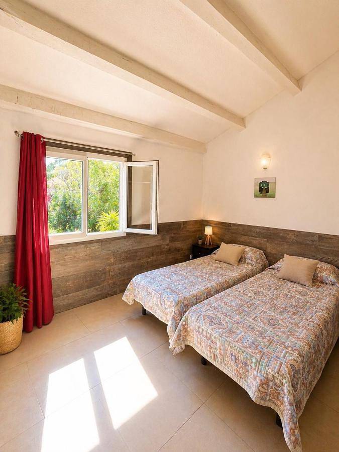 Location de vacances pour 8 personnes, avec vue ainsi que piscine et jardin à Poggio-Mezzana - 4