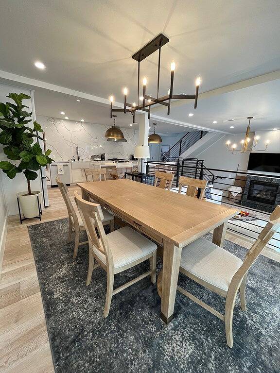 Vacation house for 8 people, with hot tub and pool as well as balcony in Newport Beach