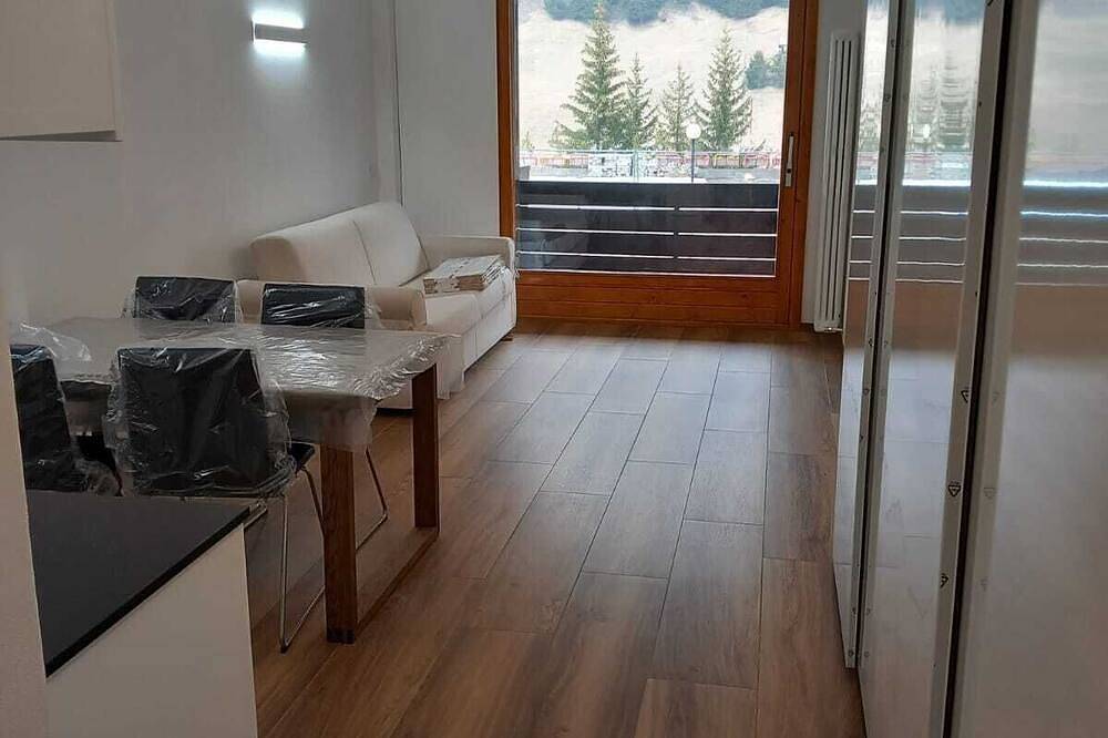 Ganze Wohnung, Apartment \"Viola\" on the Ski Slopes and with Solarium in Santa Caterina Valfurva, Valfurva