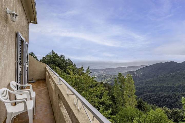 Ferienhaus für 6 Personen, mit Balkon und Garten