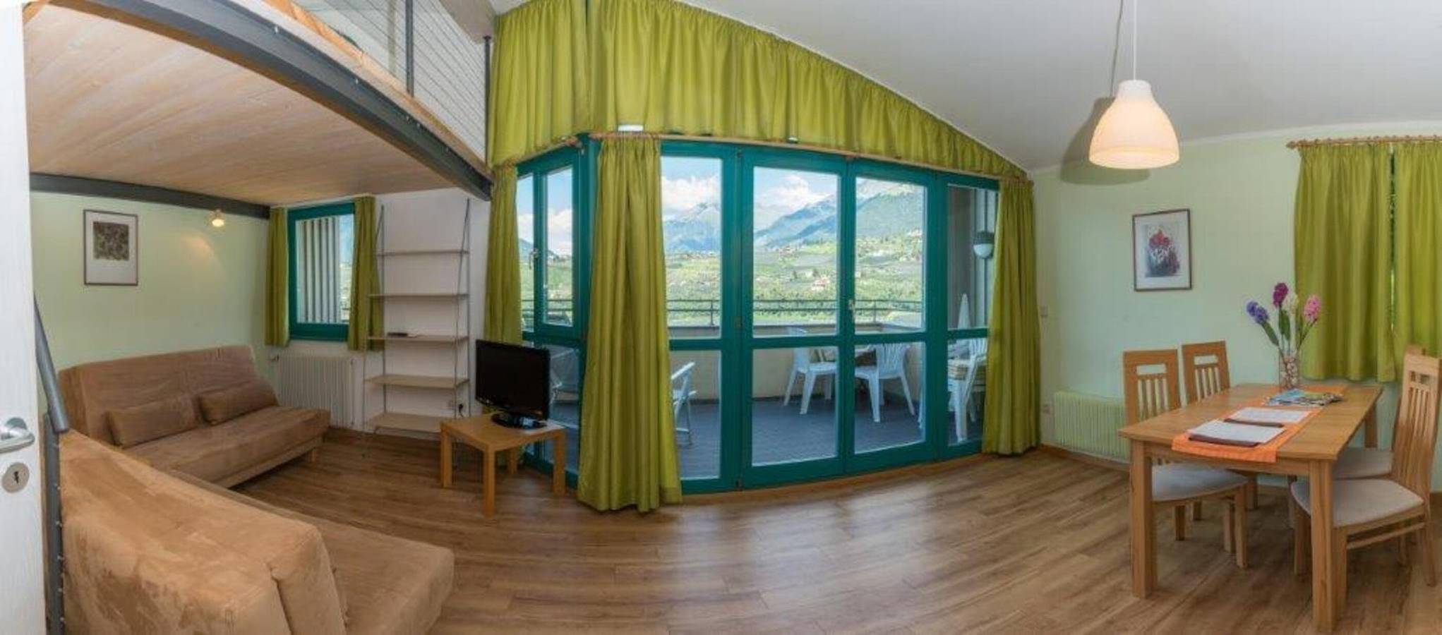Ganze Wohnung, Ferienwohnung 'Comfort 6' mit Bergblick, Gemeinschaftsterrasse und Wlan in Schenna, Sarntaler Alpen