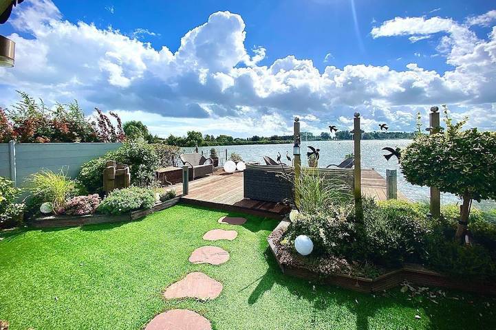 Ferienhaus für 4 Personen, mit Terrasse und Garten sowie Pool in Wervershoof
