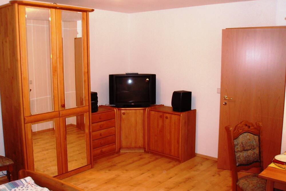 Ganze Wohnung, Ferienwohnung in Wildbach zwischen Bergstadt Schneeberg und Bad Schlema in Bad Schlema, Erzgebirge