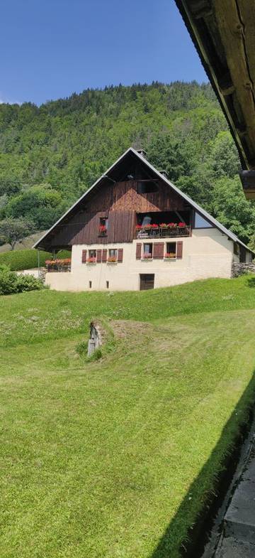 Chambre d’hôte pour 2 personnes, avec jardin en Savoie