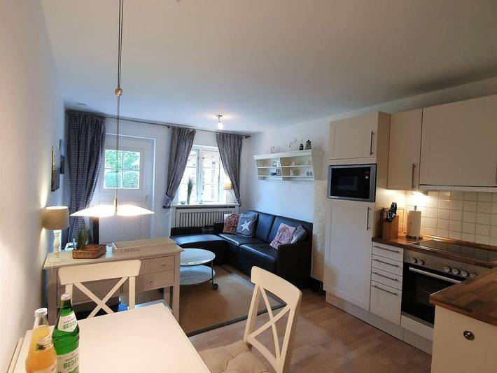 Ganze Ferienwohnung, Traumkoje - Wohnung 5 - Ferienwohnung Traumkoje - mit Sauna, Terrasse & Parkplatz in Alkersum in Nordfriesische Inseln (Schleswig-Holstein) (Schleswig-Holstein), Alkersum