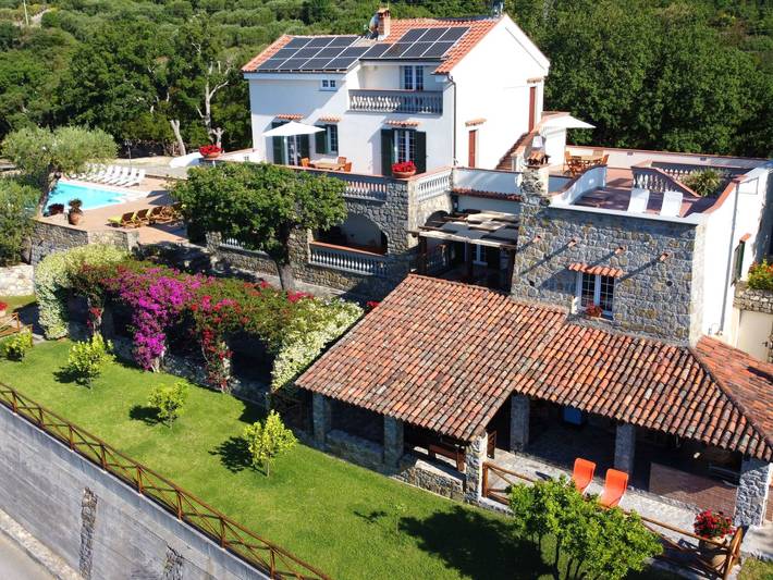 Traumvilla mit Panoramapool in Villammare, Vibonati