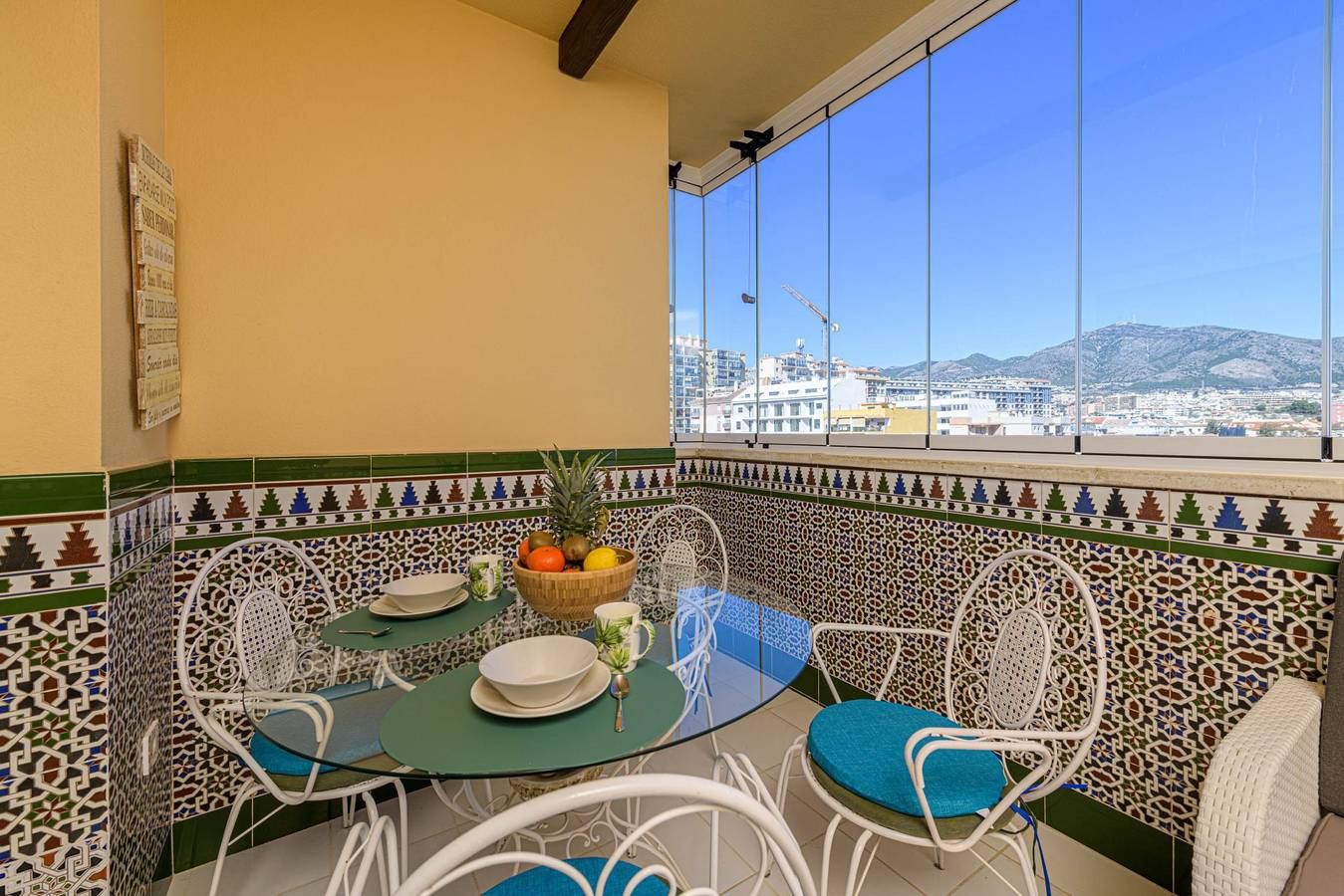 Entire vacation apartment, Santa Julia - Wonderful apartment with a nice terrace, 500 meters from the beach. Free Wifi. in Los Boliches, Fuengirola