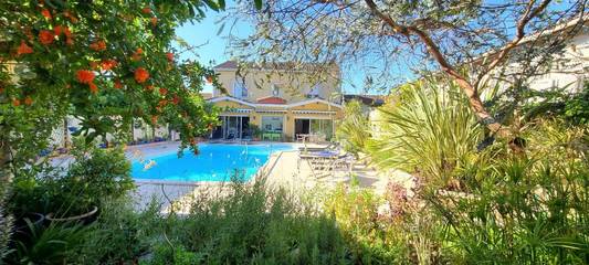 Chambre d’hôte pour 2 personnes, avec jardin ainsi que terrasse et piscine à Mérignac