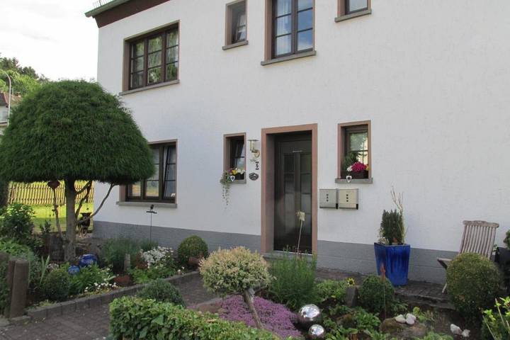 Ferienwohnung für 4 Personen, mit Garten und Ausblick in Kelberg