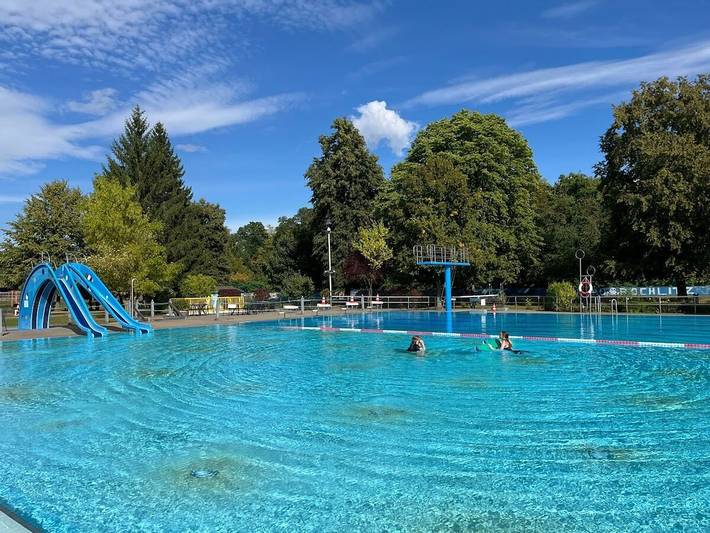 Ferienhaus für 10 Personen, mit Whirlpool und Terrasse sowie Garten und Sauna in Seelitz