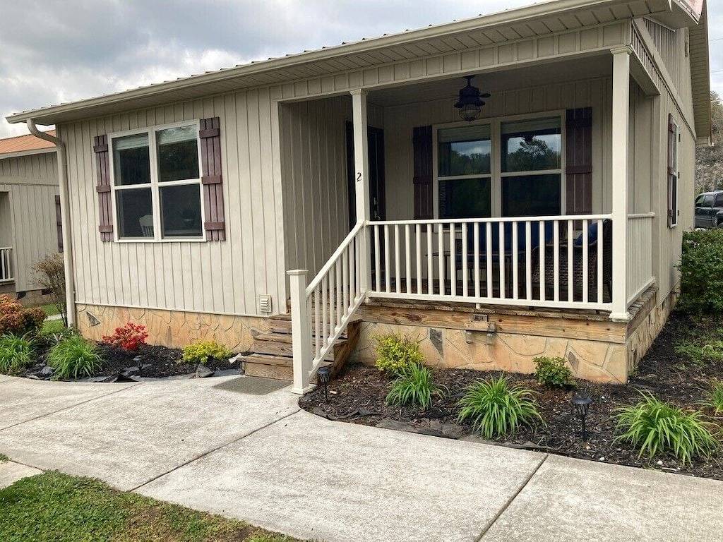 Lake House for 9 Guests in Norris Lake, Tennessee