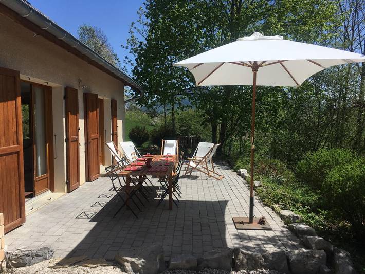 Gîte pour 12 personnes, avec Terrasse ainsi que Jardin et Vue