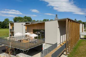 Hôtel pour 2 personnes, avec terrasse à Moirans-en-Montagne