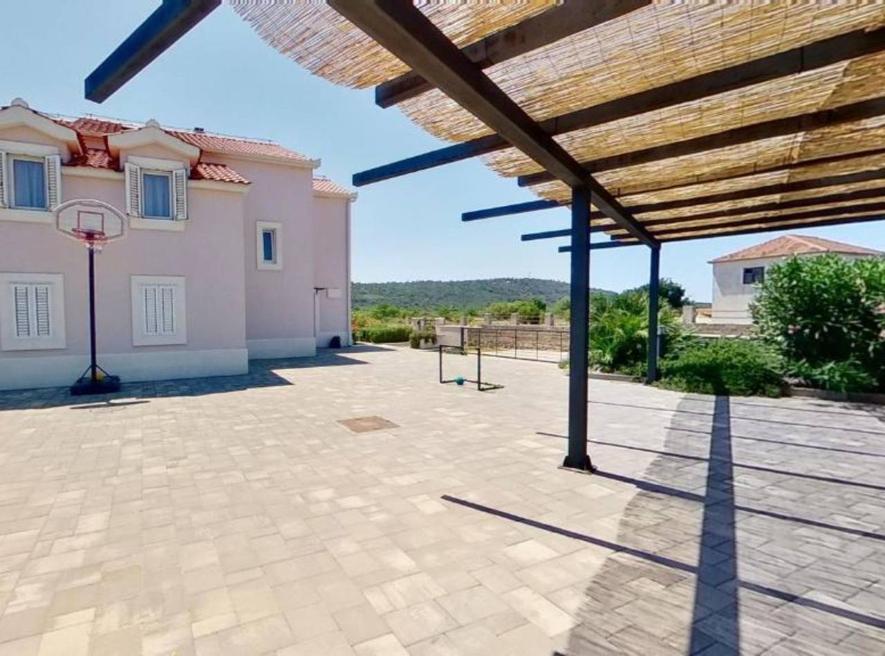 Villa für 10 Personen mit Balkon in Grohote, Solta