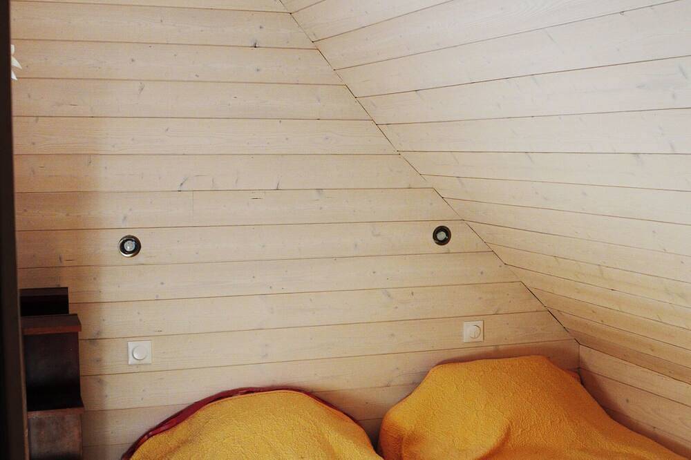 Apartamento vacacional entero, Rent apartment, near beaches, on port La Roche Bernard. Sleeps 3. in Côte des Mégalithes