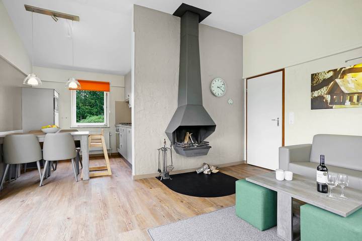 Bungalow für 2 Personen, mit Terrasse und Balkon/Terrasse in der Eifel - 2