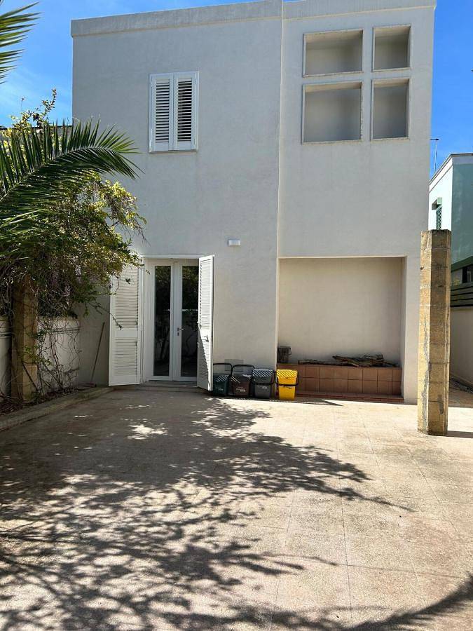 Three-Bedroom Villa in Baia Verde, Golfo di Taranto